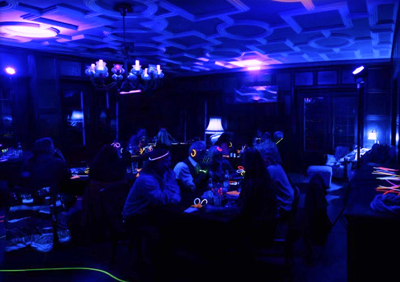 Bild von dem Saal in dem gegessen wird